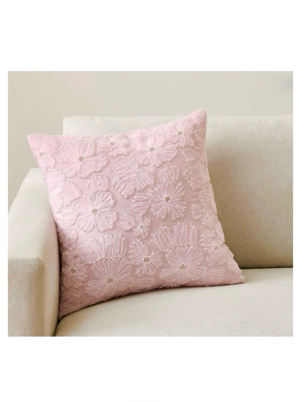 🆕 Pottery Barn Glinda Dimensional Pink
Pillow Cover with Floral Beading –20 x 20